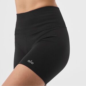 Alo Seamless Ribbed Favorite Short 5”